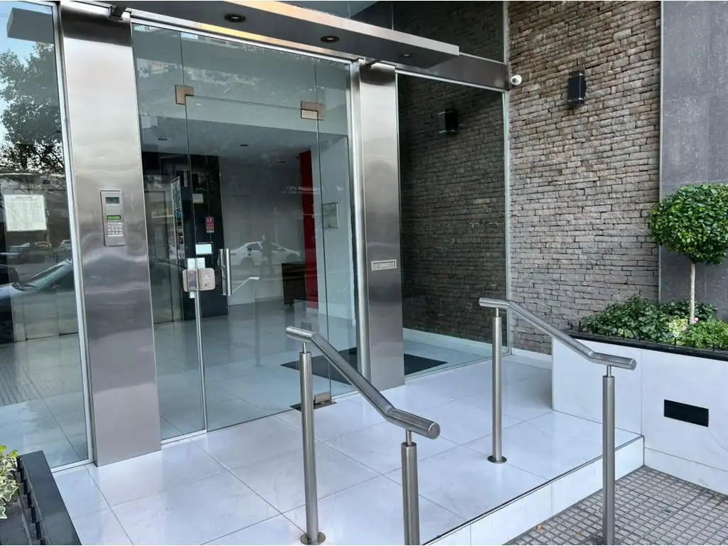Foto de Alquiler 3 amb al frente Bldv. Ramón Falcón 5500 Villa Luro, imagen 1