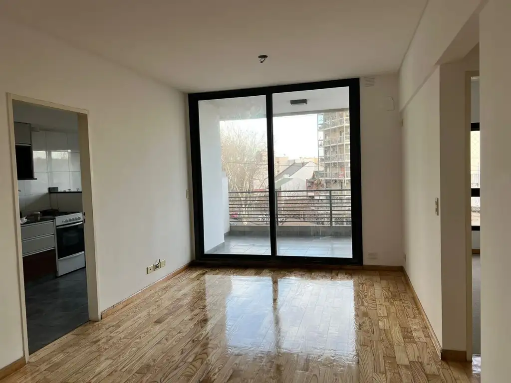Foto de Alquiler 3 amb al frente Bldv. Ramón Falcón 5500 Villa Luro, imagen 2