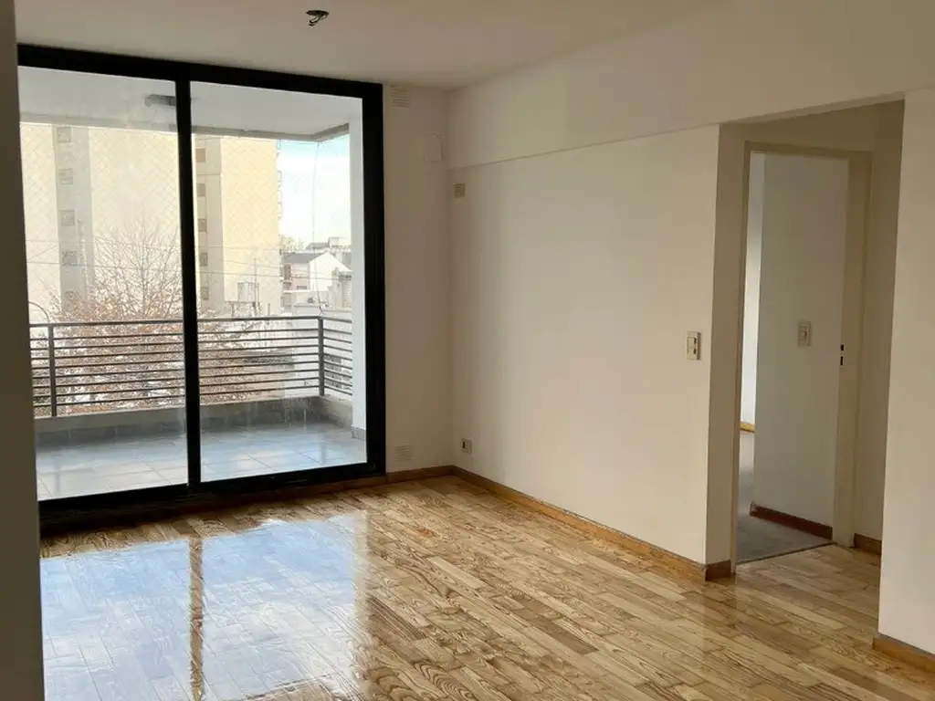 Foto de Alquiler 3 amb al frente Bldv. Ramón Falcón 5500 Villa Luro, imagen 4
