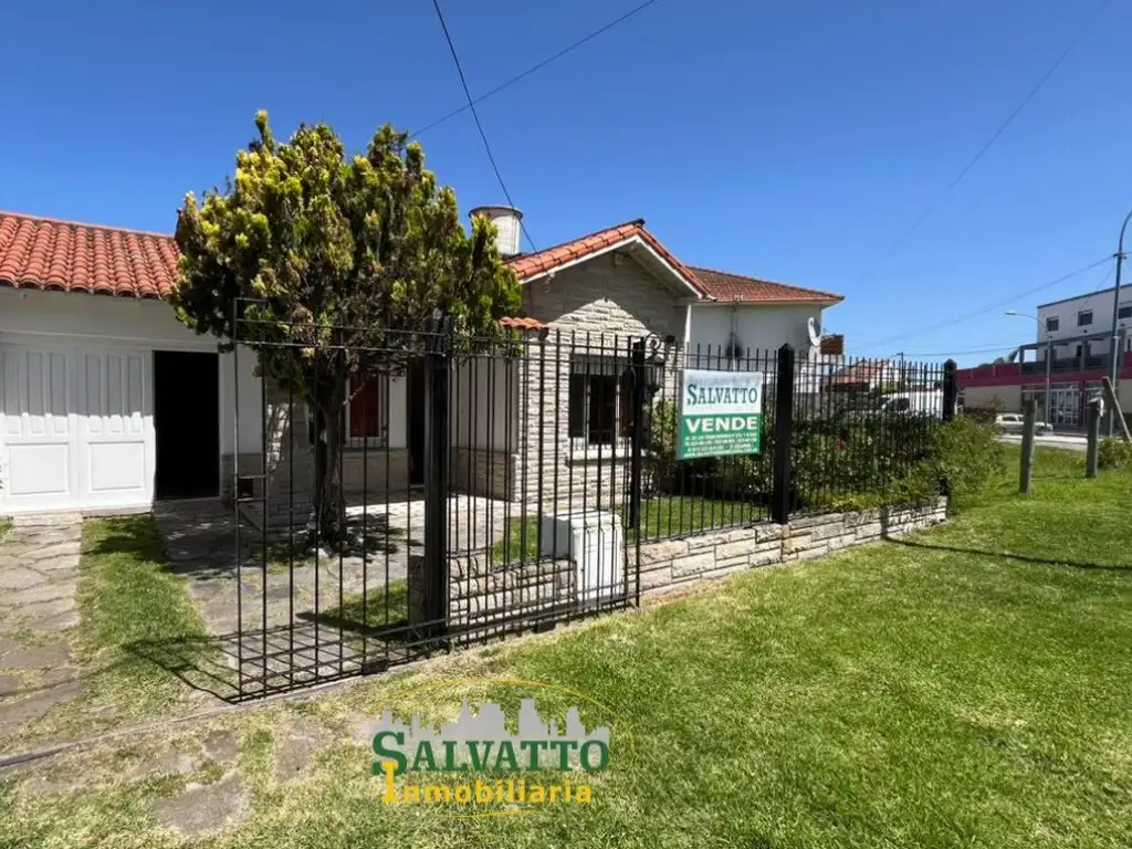 Foto de Chalet apto crédito con gran parque en Faro Punta Mogotes, imagen 1