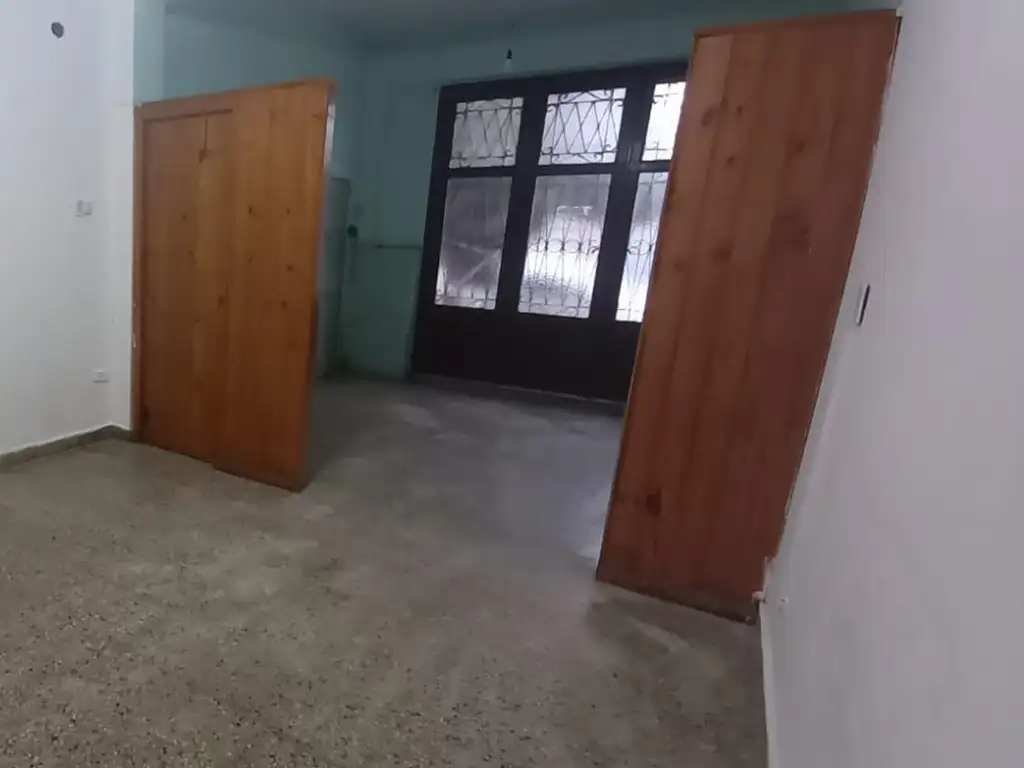 Foto de Amplio monoambiente con patio - Villa Bonich, imagen 1
