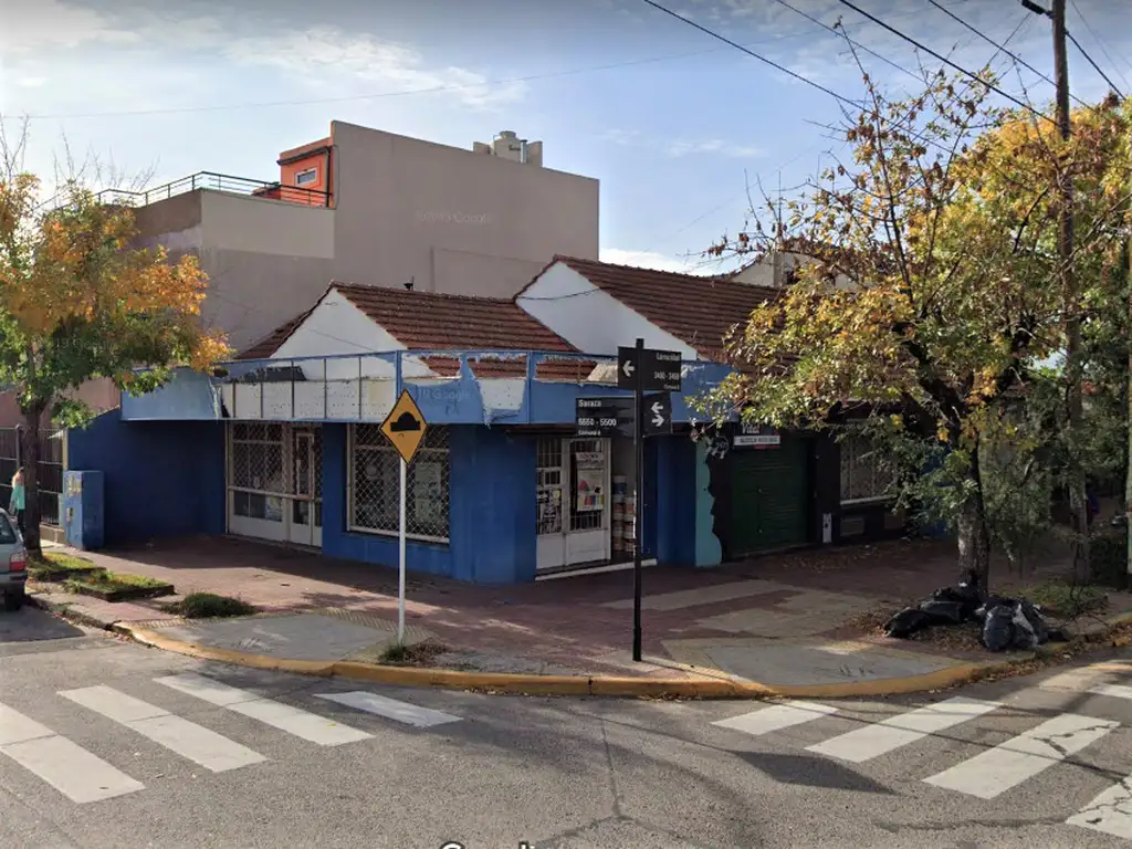 Foto de Venta en block: Esquina compuesta por 3 locales, totalizando 278 m2, imagen 1