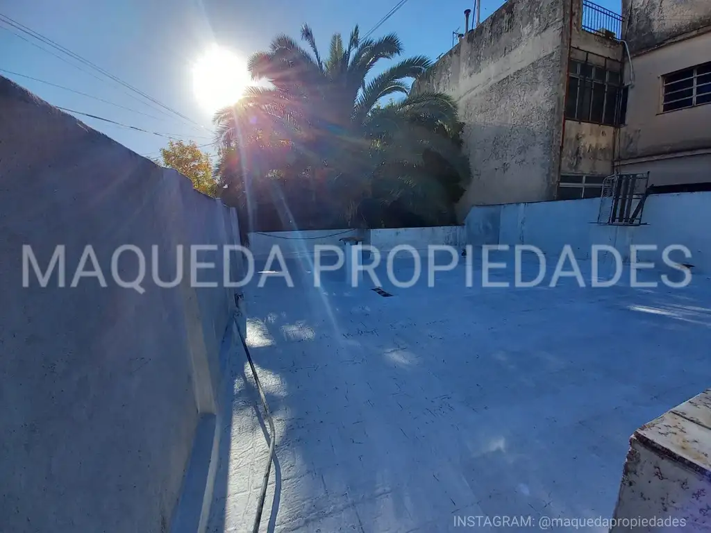 Foto de CASA 3 AMBIENTES, ENTRADA AUTOS Y FONDO LIBRE, imagen 4