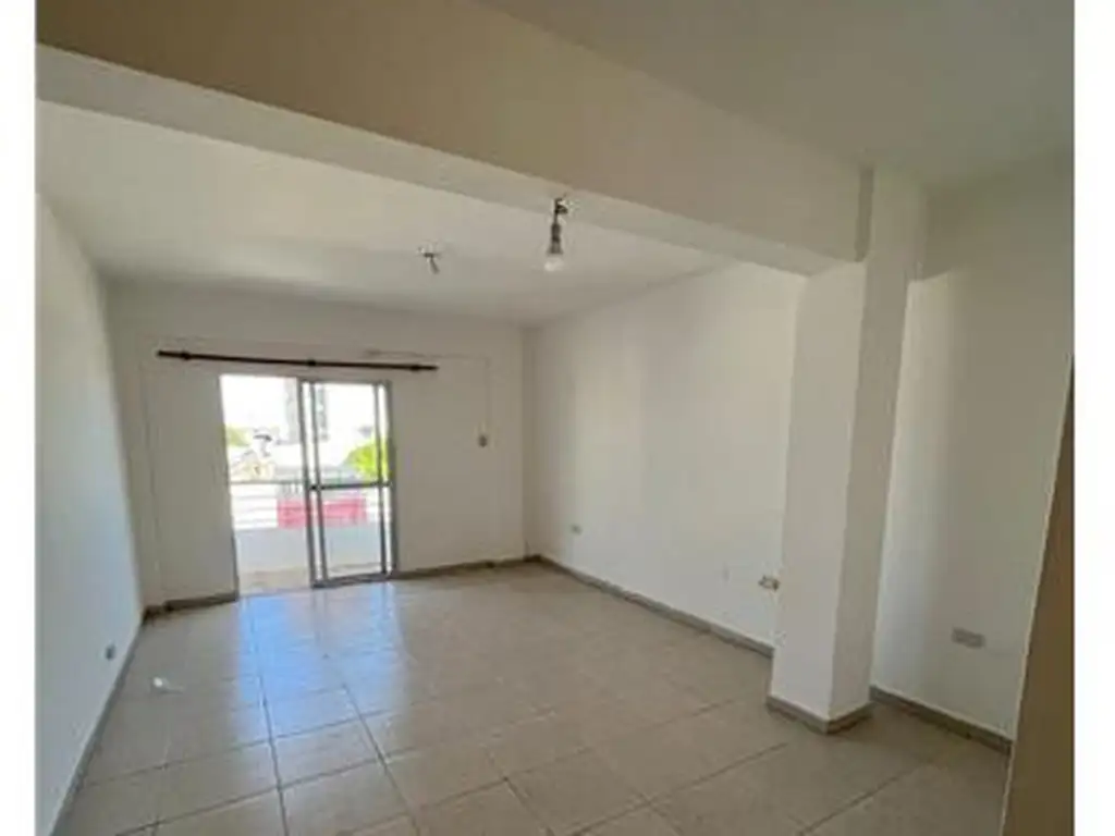 Foto de DEPARTAMENTO 3 AMBIENTES - ZONA CENTRO, PRESIDENTE ROQUE SÁENZ PEÑA, imagen 3