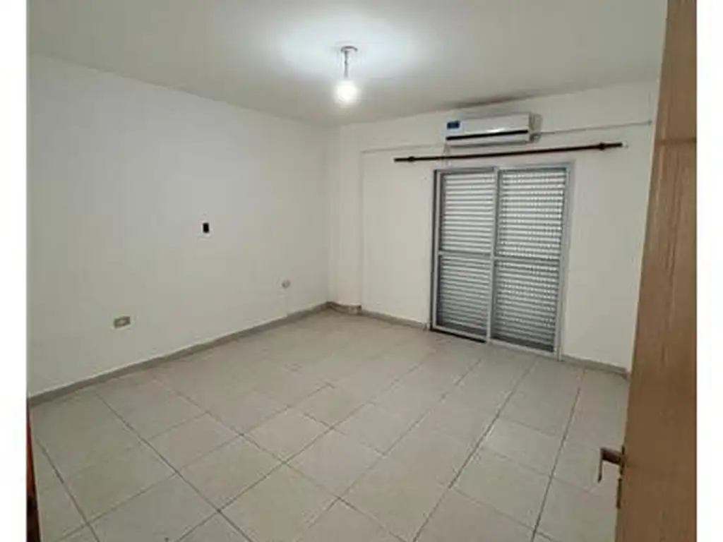 Foto de DEPARTAMENTO 3 AMBIENTES - ZONA CENTRO, PRESIDENTE ROQUE SÁENZ PEÑA, imagen 4