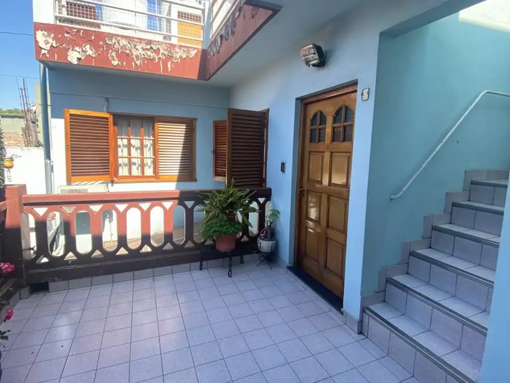 Foto de 2 PH 1º PISO POR ESCALERA 2 AMB. AL FRENTE Y 3 AMB. AL CONTRAFRENTE SE, imagen 4