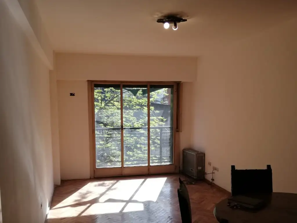 Foto de Depto 4amb en venta al frente c/ con balcón, baño, toilette y cochera, imagen 1