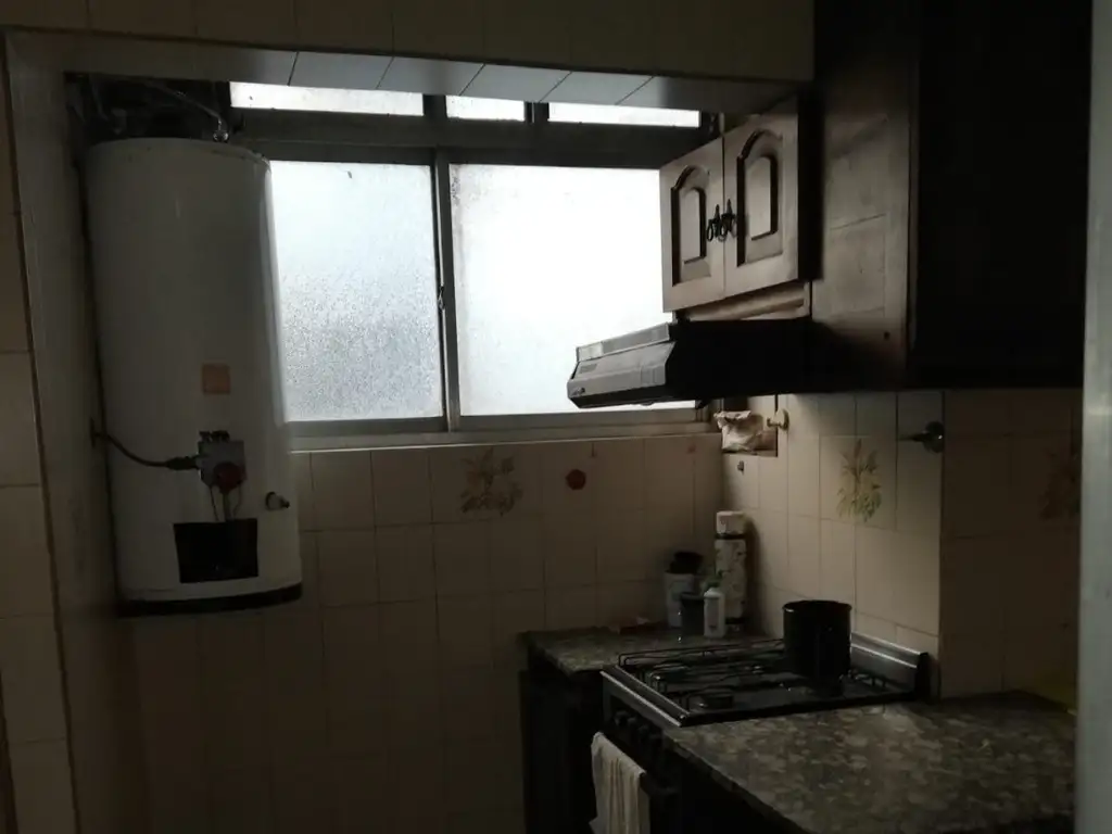 Foto de Depto 4amb en venta al frente c/ con balcón, baño, toilette y cochera, imagen 4