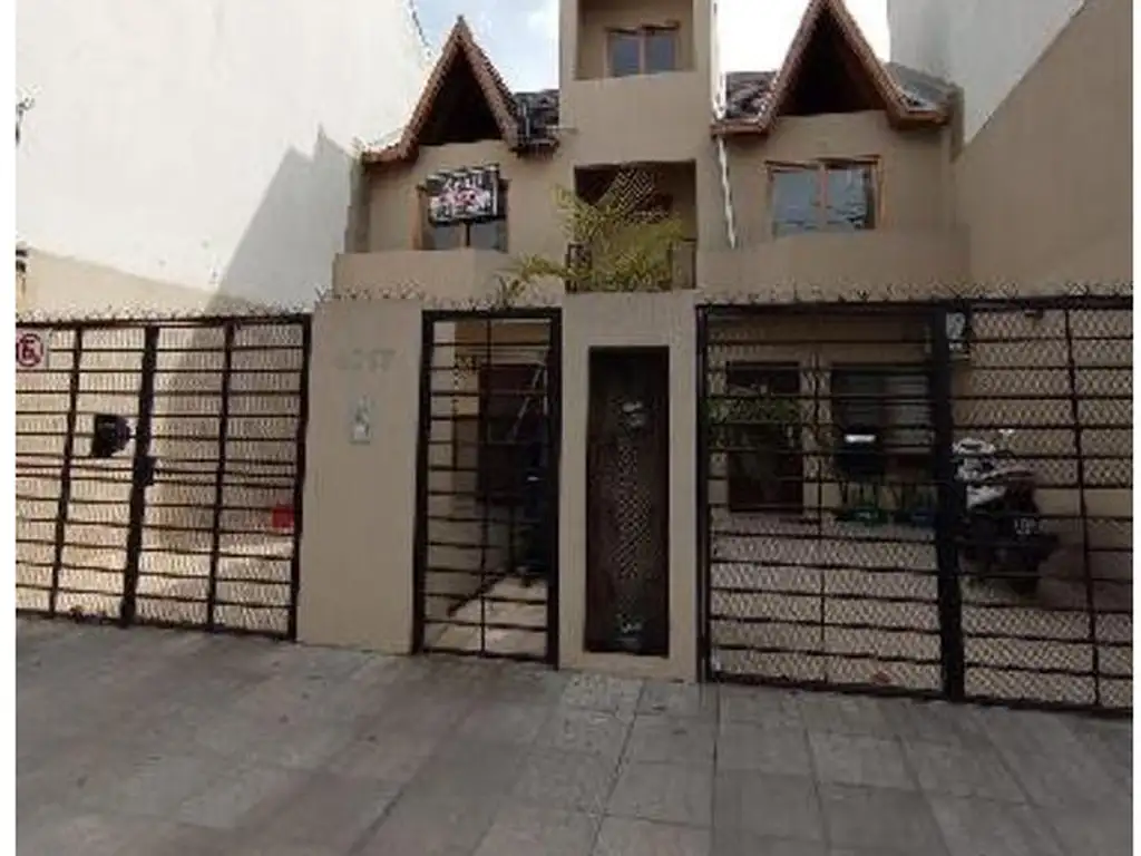 Foto de Venta PH Cesar Diaz 4700 (Monte Castro), imagen 1