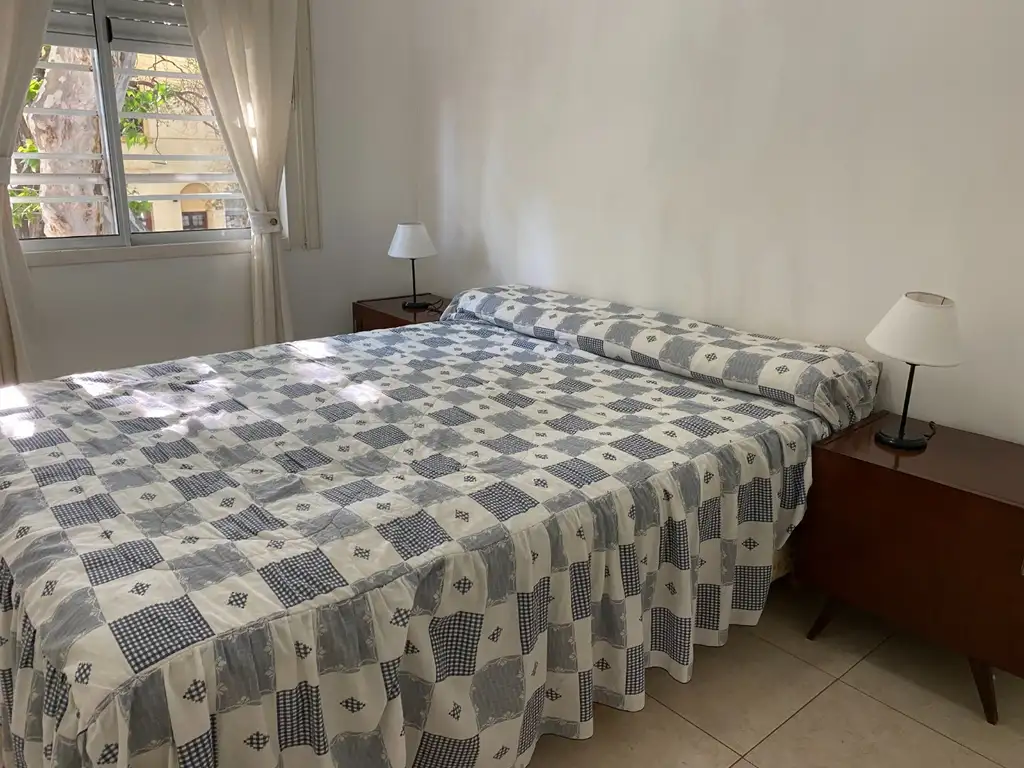 Foto de Departamento un dormitorio al frente,con balcón. Echesortu. Excelente, imagen 2