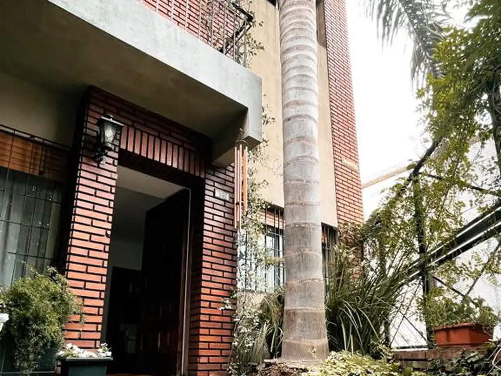 Foto de Excelente casa a la venta en Liniers, imagen 1