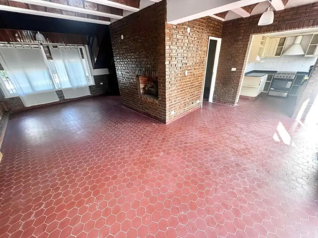 Foto de Casa 4 ambientes en muy buen estado y ubicación., imagen 2
