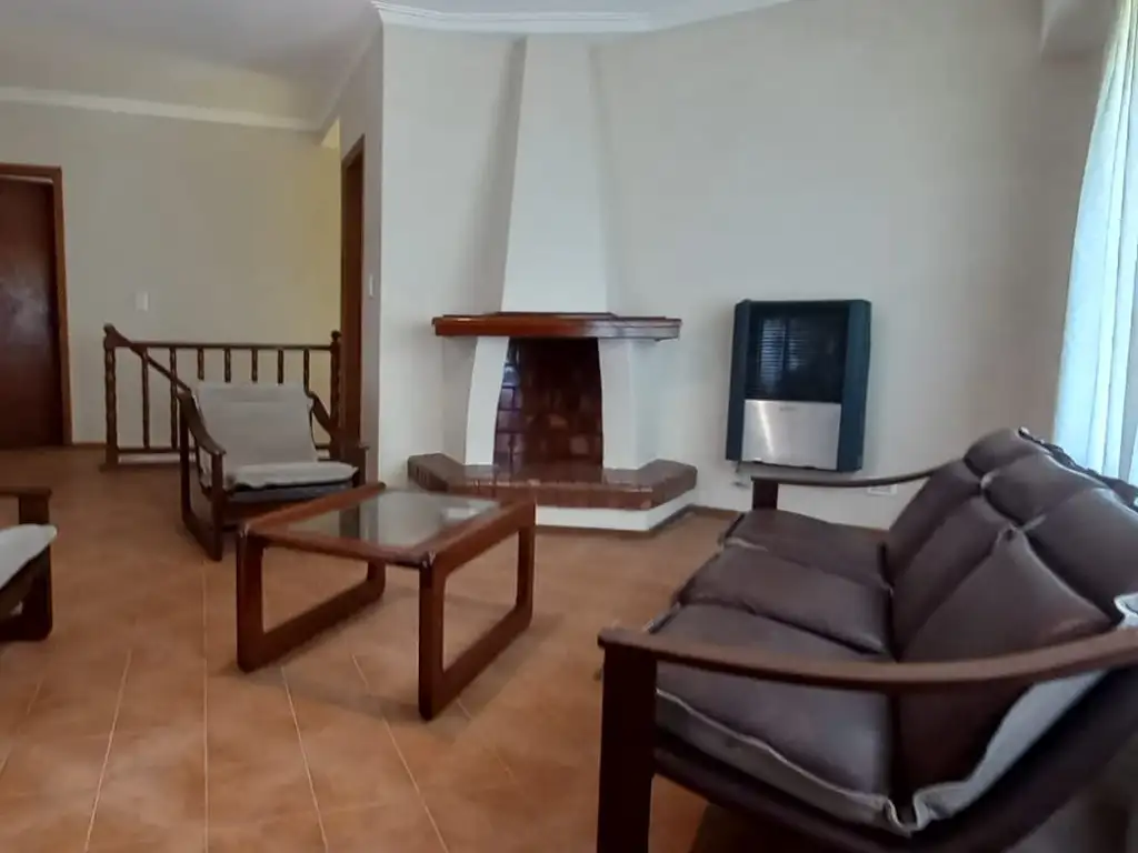 Foto de Alquiler Chalet temporario Punta Mogotes, imagen 1