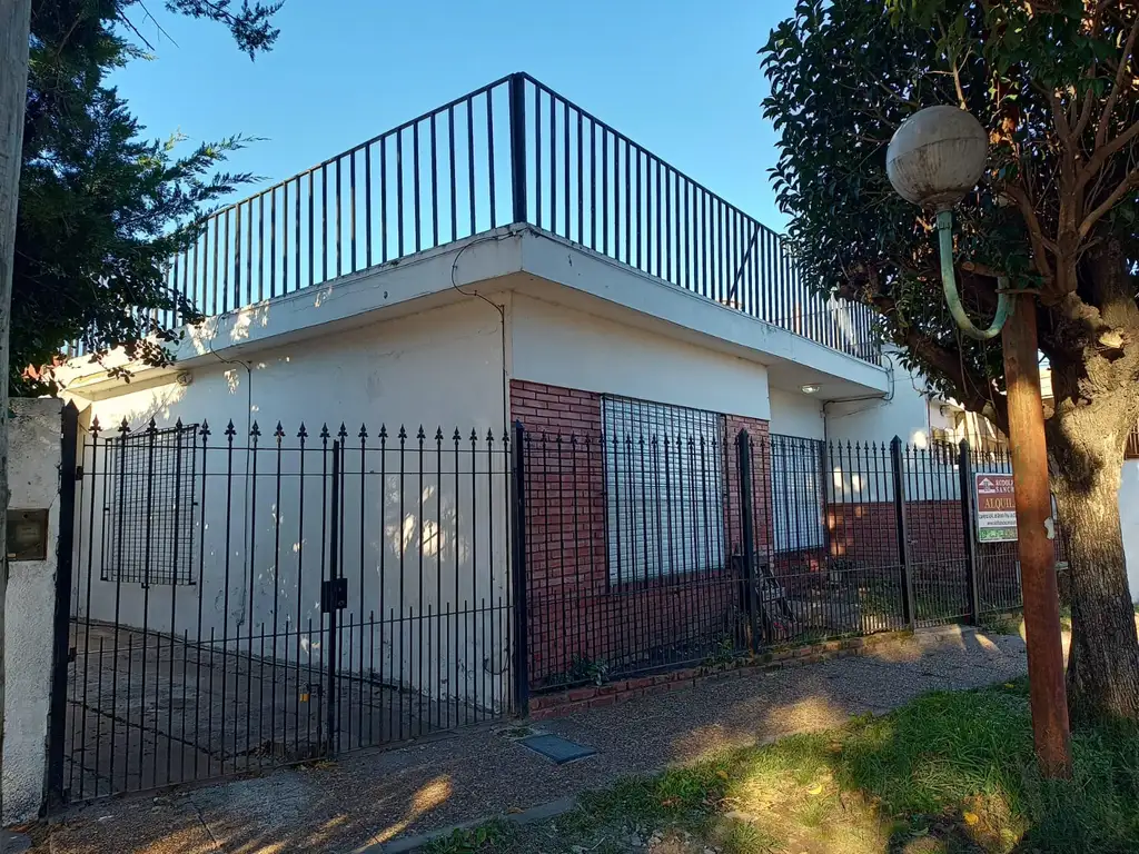 Foto de CASA 3 AMBIENTES CON COCHERA, imagen 2