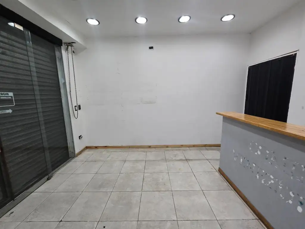 Foto de LOCAL SOBRE SANTOS VEGA 6679, imagen 3