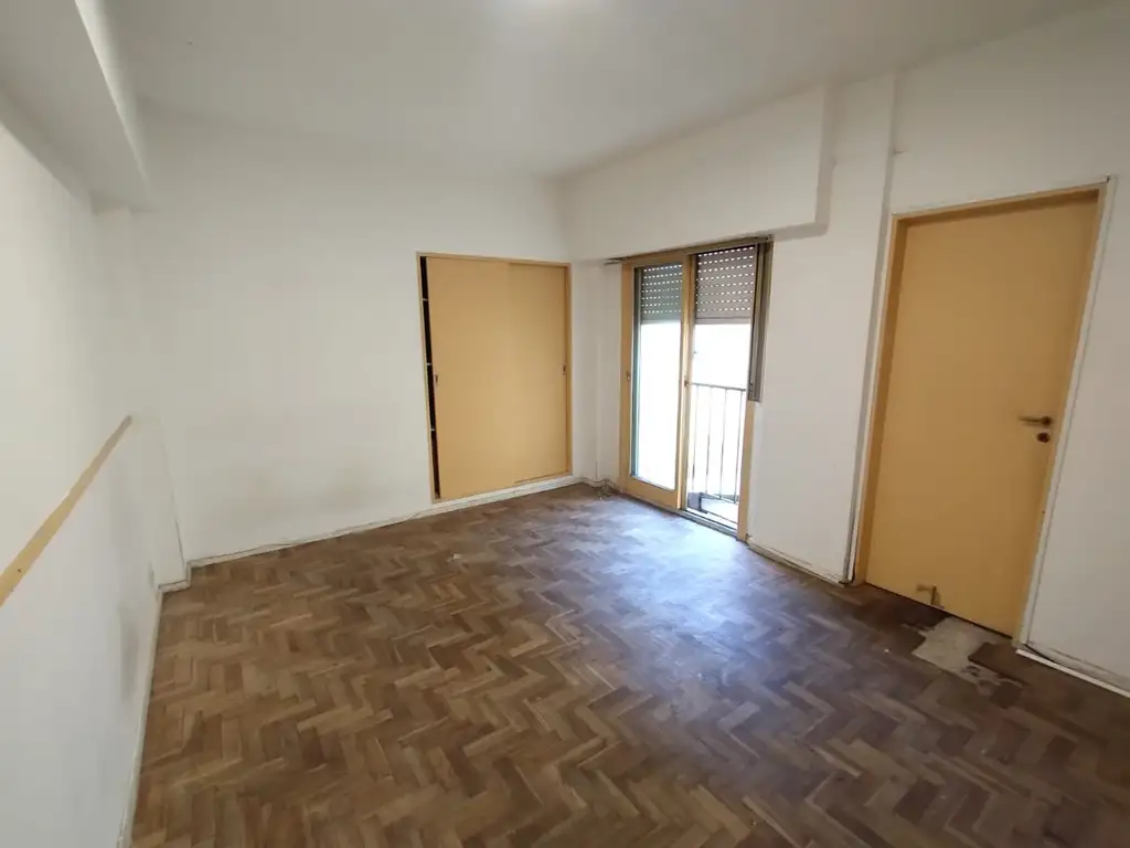 Foto de Departamento de 1 Ambiente Lateral – Muy Luminoso. Excelente Ubicación., imagen 1