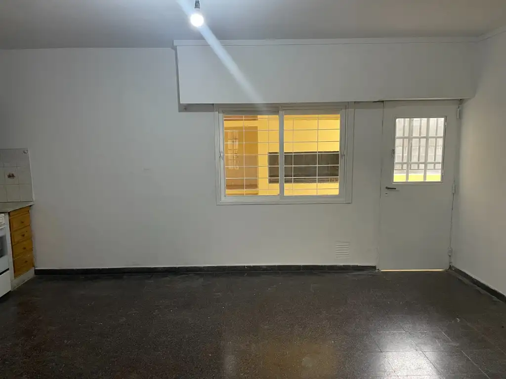 Foto de DIAPONIBLE 1 SEPTIEMBRE ALQUILO CASA VIAMONTE 5231 PLANTA ALTA UNICA, imagen 1