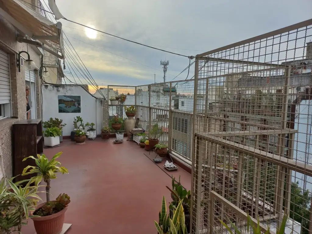 Foto de Flores - Semipiso al frente 3 amb. c/dependencia y balcón terraza, imagen 4