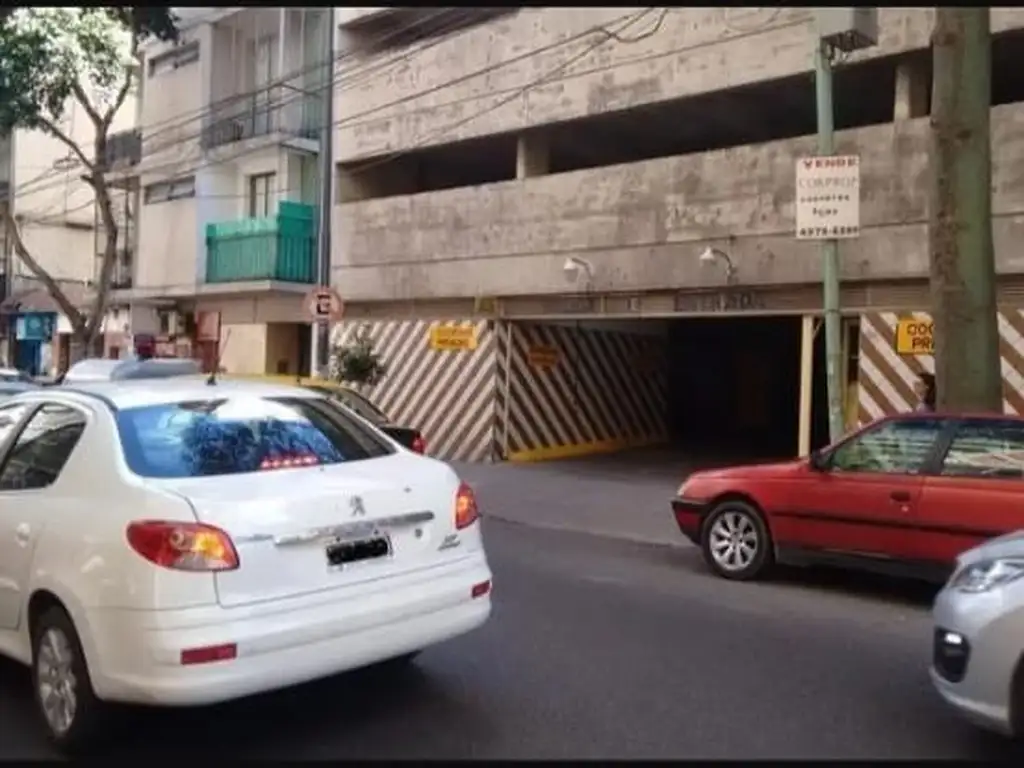 Foto de Caballito: cochera cubierta y fija (se acepta vehículo en parte de pago), imagen 3