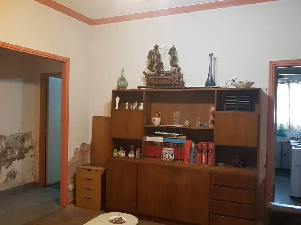 Foto de 3 ambientes en 1er piso con patio, al contrafrente. A refaccionar, imagen 4