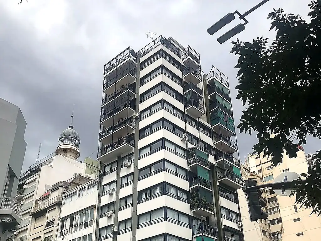 Foto de AV. Entre Ríos 212 Piso de 4 ambientes con dependencia, imagen 1