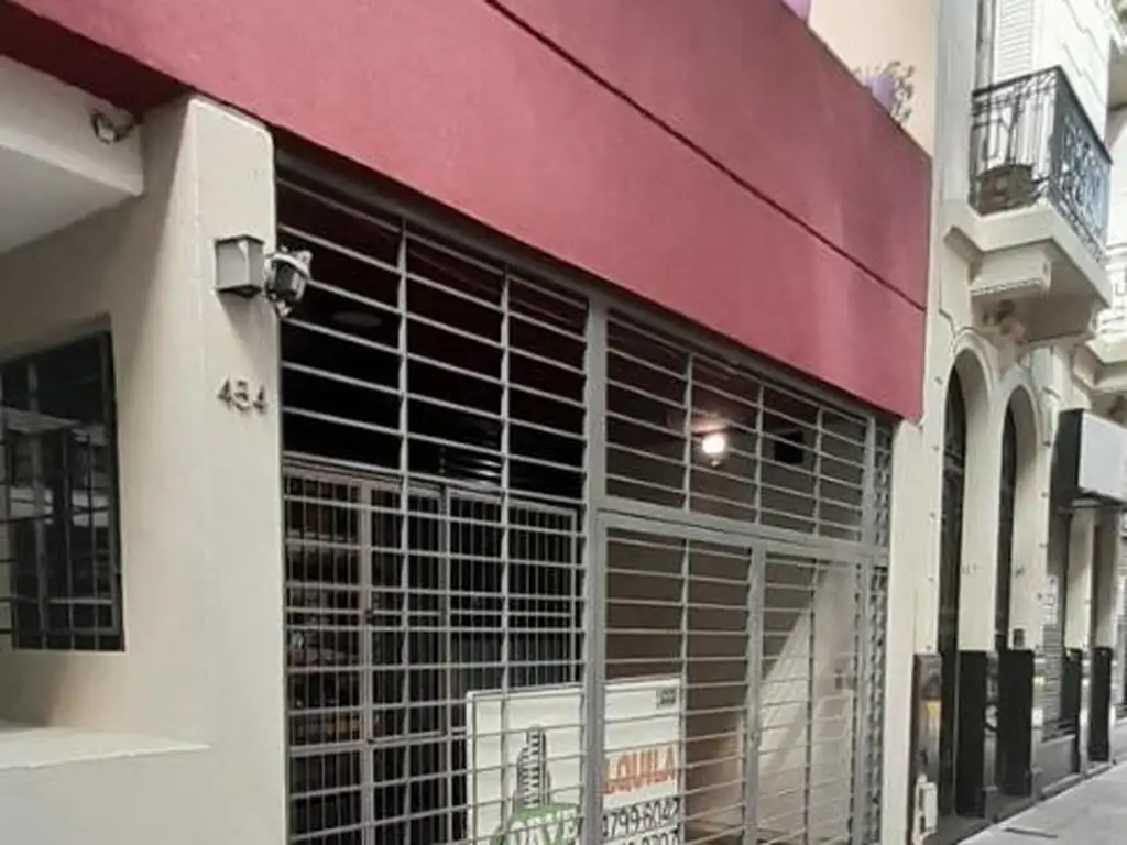 Foto de EXCELENTE LOCAL "BAJAS EXPENSAS" RINCON Y AV BELGRANO, imagen 3