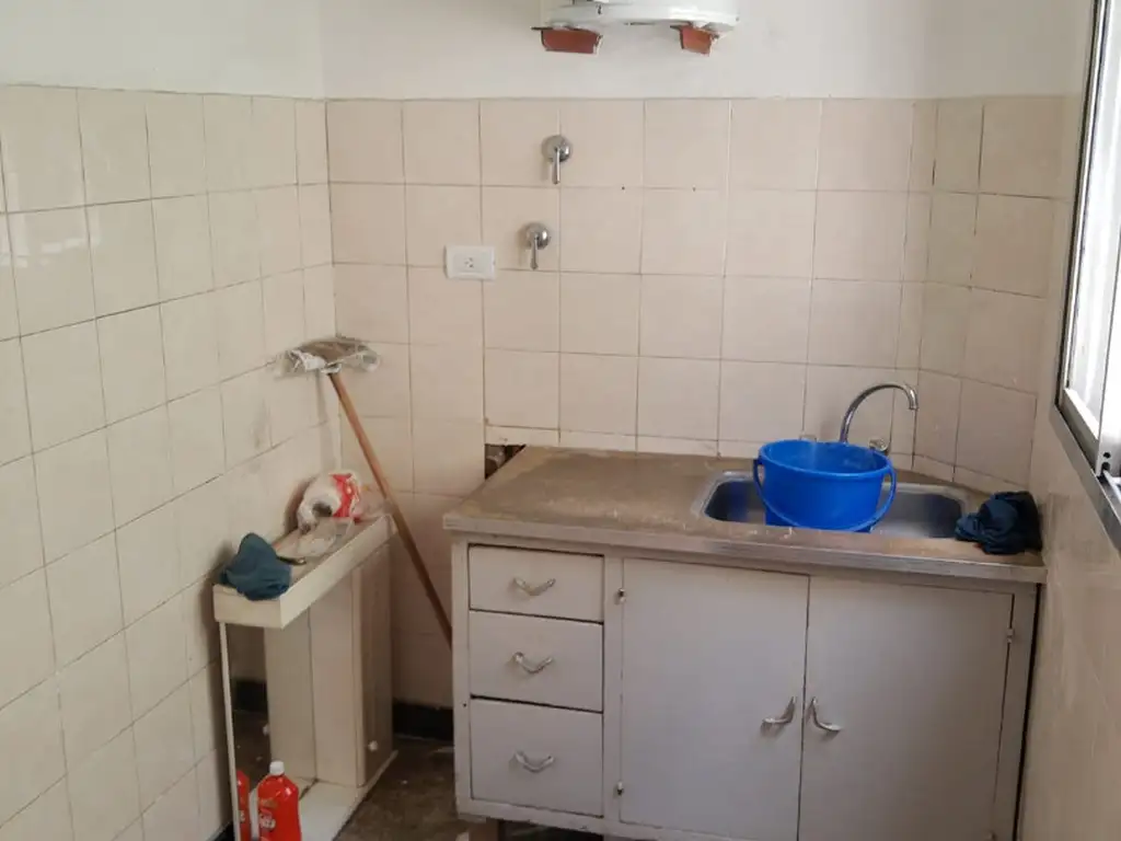 Foto de DEPARTAMENTO TIPO CASA, PRIMER PISO POR ESCALERA, 2 AMBIENTES CON, imagen 3