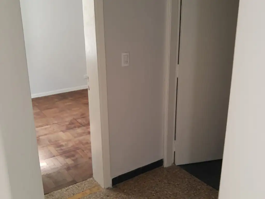 Foto de DEPARTAMENTO TIPO CASA, PRIMER PISO POR ESCALERA, 2 AMBIENTES CON, imagen 4