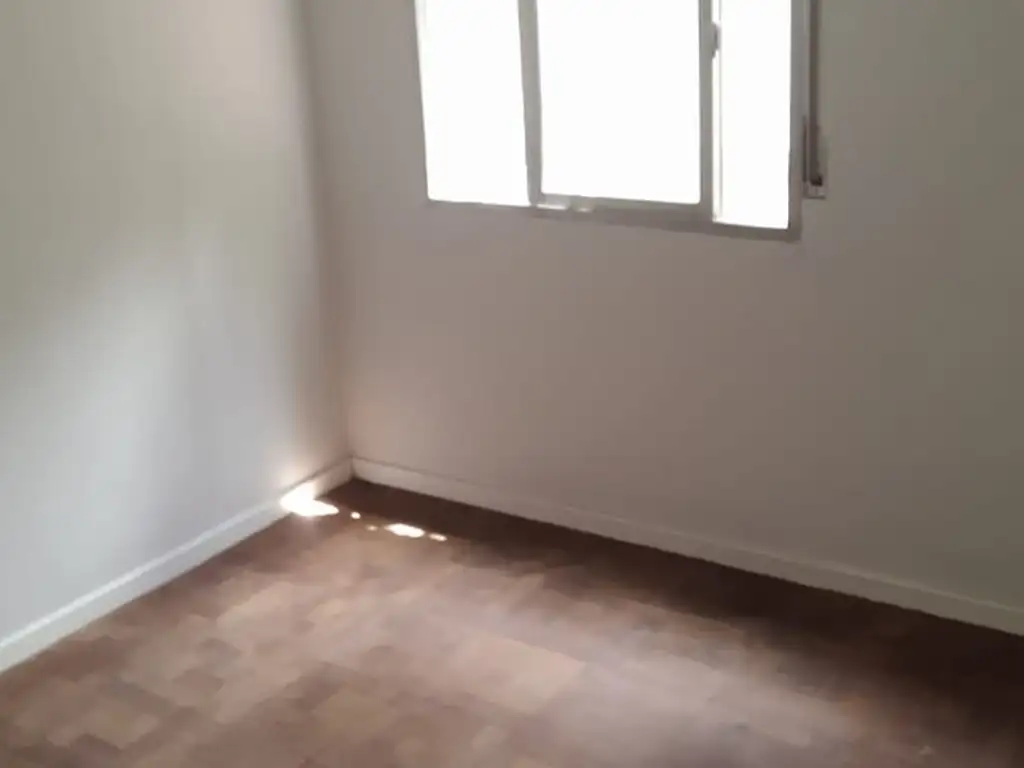 Foto de DEPARTAMENTO TIPO CASA, PRIMER PISO POR ESCALERA, 2 AMBIENTES CON, imagen 2