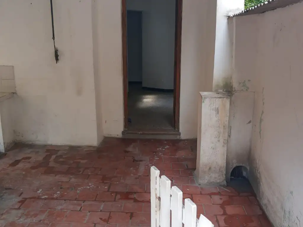 Foto de DEPARTAMENTO TIPO CASA, PRIMER PISO POR ESCALERA, 2 AMBIENTES CON, imagen 5