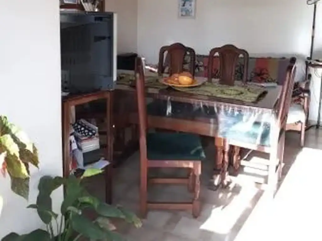 Foto de Lote céntrico con Casa 2 dormitorios y casita prefabricada en Junín de, imagen 2