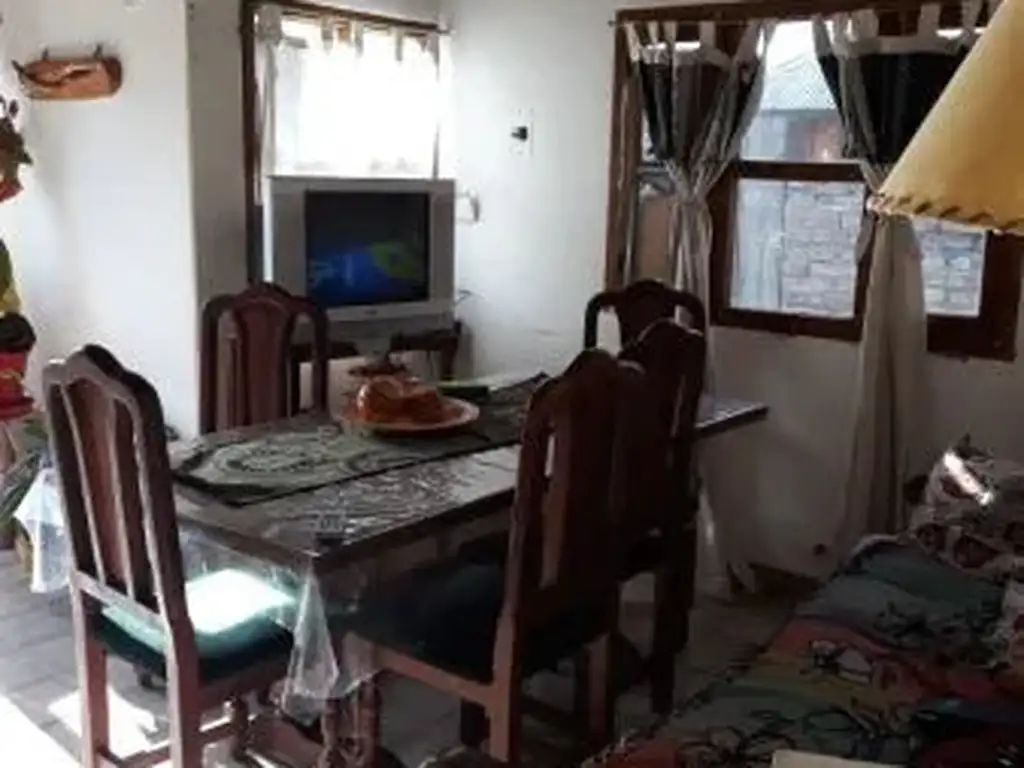 Foto de Lote céntrico con Casa 2 dormitorios y casita prefabricada en Junín de, imagen 1