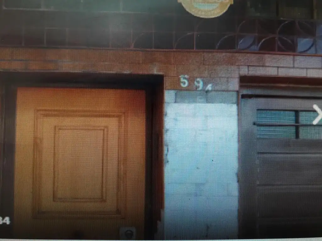 Foto de CASA EN VENTA DE 5 AMBIENTES EN POMPEYA, GARAGE, 2 LOCALES, imagen 2