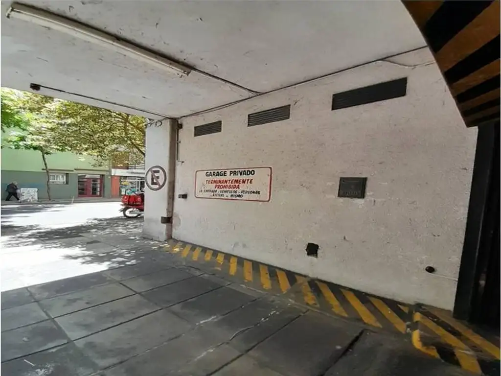Foto de COCHERA CUBIERTA SE OTORGA FINANCIACIÓN! IDEAL 2 VEHÍCULOS, imagen 3