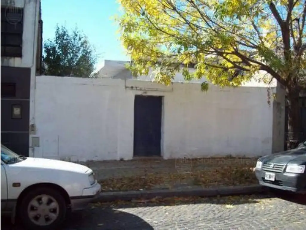 Foto de LOTE DE TERRENO. GRAN CAPACIDAD DE CONSTRUCCION., imagen 1