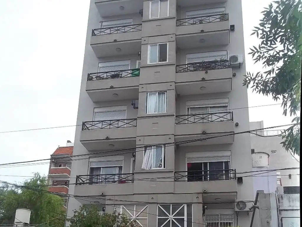 Foto de COMODO/LUNINOSO ,MONO AMB, A PASOS AV.MAIPU !!!, imagen 2