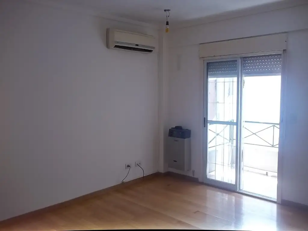 Foto de COMODO/LUNINOSO ,MONO AMB, A PASOS AV.MAIPU !!!, imagen 5