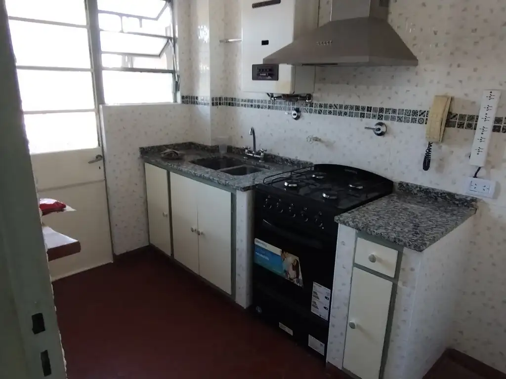 Foto de VILLA BALLESTER VENDE EXCELENTE DEPARTAMENTO 2 AMB, CON LAVADERO, imagen 4