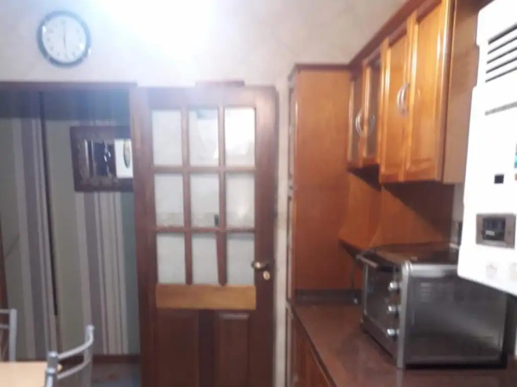 Foto de SEMIPISO AL FRENTE DE 4 AMBIENTES CON 2 BAÑOS Y BALCON CORRIDO, imagen 5