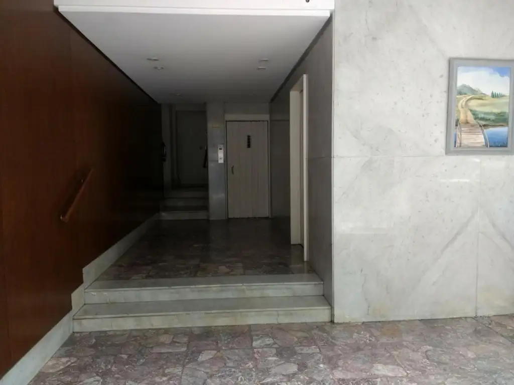 Foto de SEMIPISO AL FRENTE DE 4 AMBIENTES CON 2 BAÑOS Y BALCON CORRIDO, imagen 3