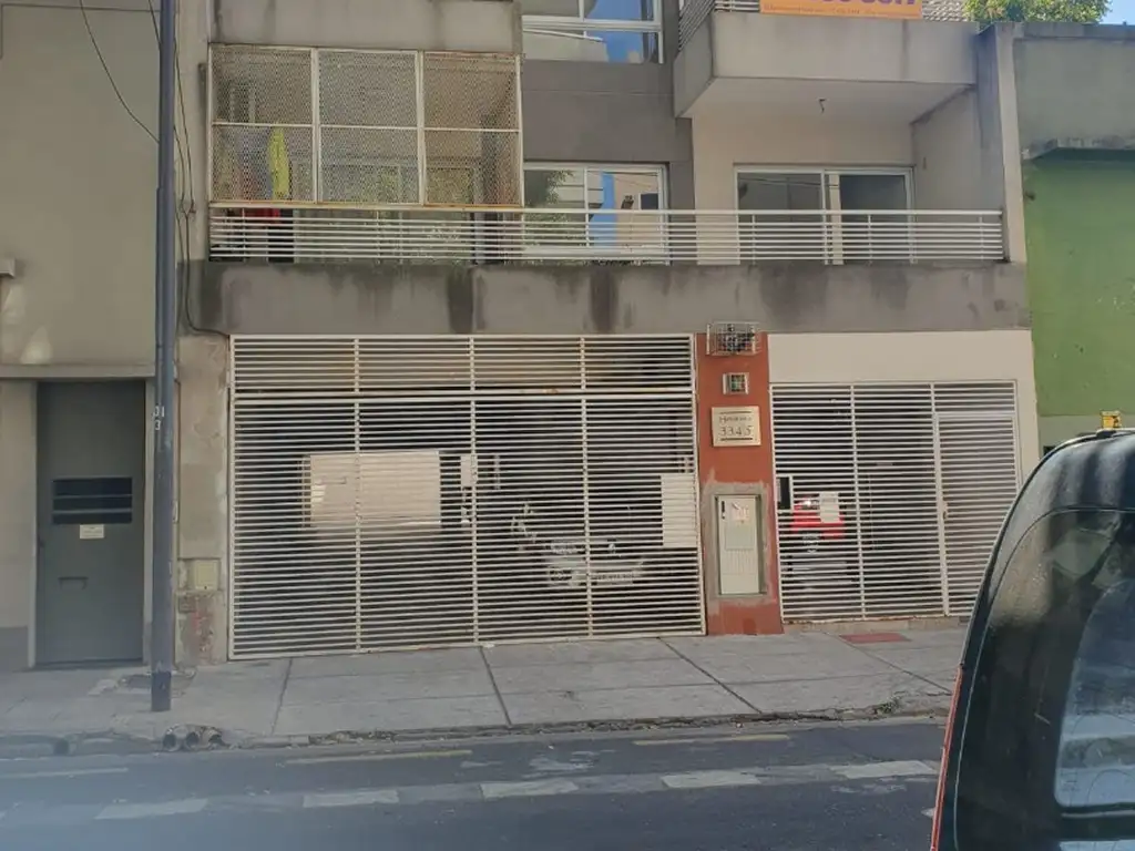Foto de Cochera metros del Shopping Abasto, imagen 1