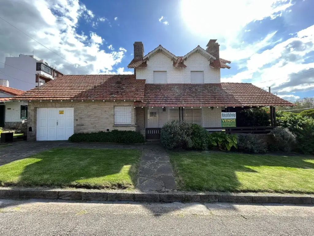 Foto de Chalet en esquina con vista al mar en Punta Mogotes, imagen 1