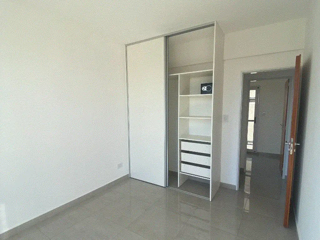 Foto de ALQUILER DE DEPARTAMENTO MODERNO, 6TO PISO, CON BALCON., imagen 3