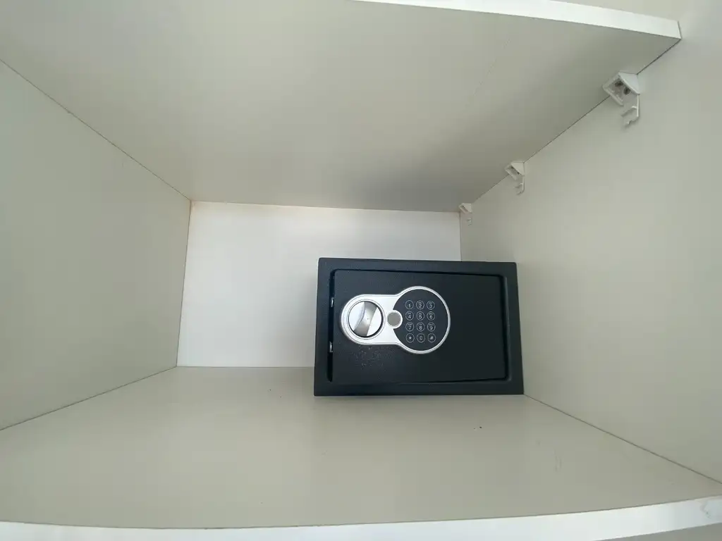 Foto de ALQUILER DE DEPARTAMENTO MODERNO, 6TO PISO, CON BALCON., imagen 4
