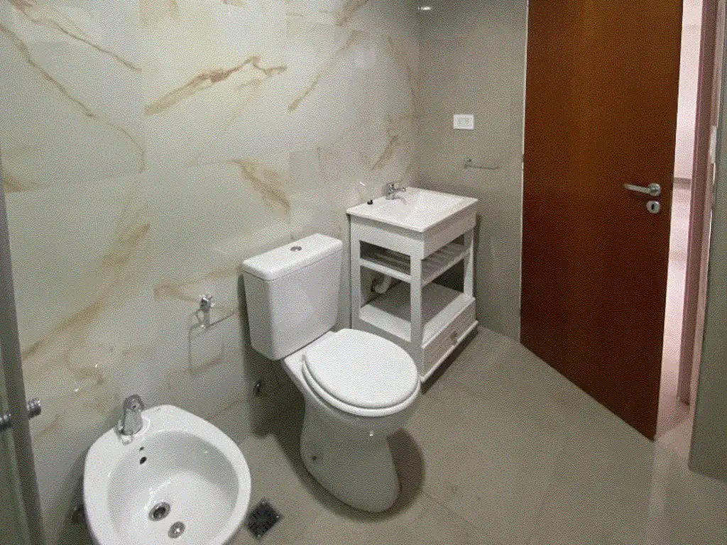 Foto de ALQUILER DE DEPARTAMENTO MODERNO, 6TO PISO, CON BALCON., imagen 5