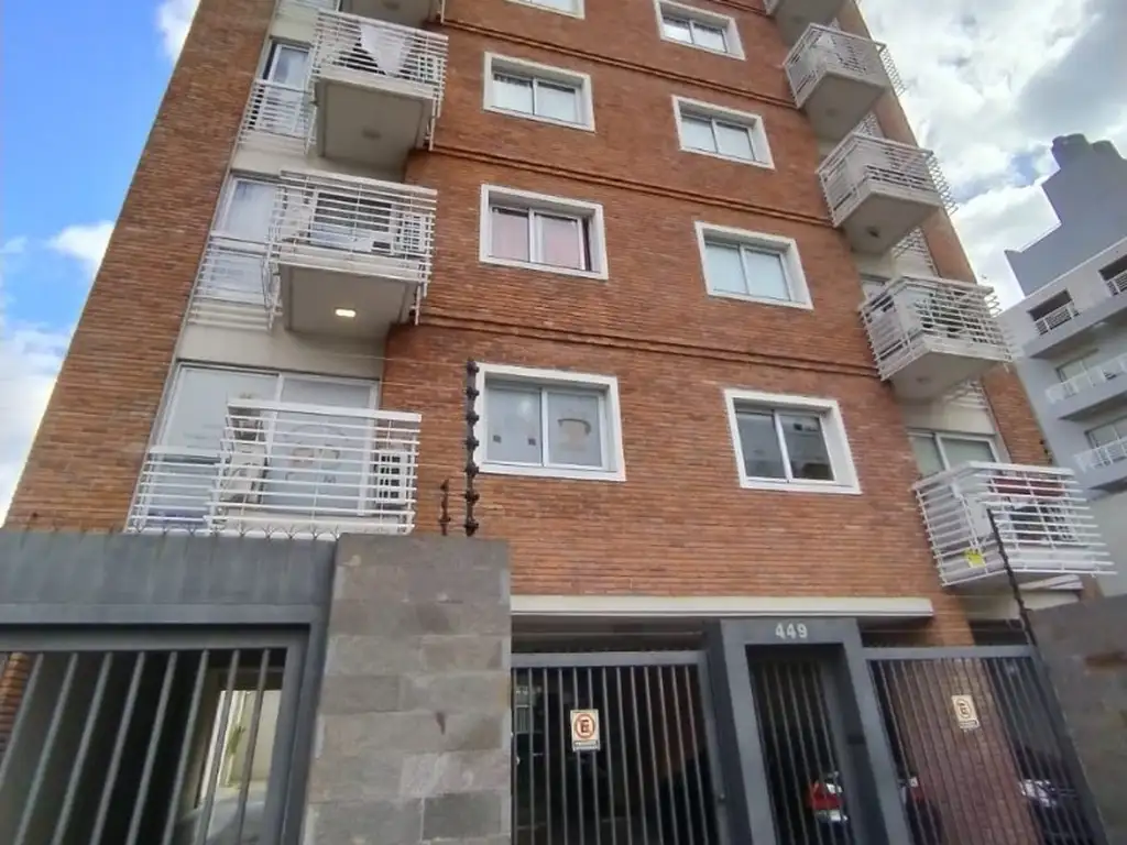 Foto de Hermoso departamento de 2 amb con 2 terrazas y parrilla - Cochera, imagen 1