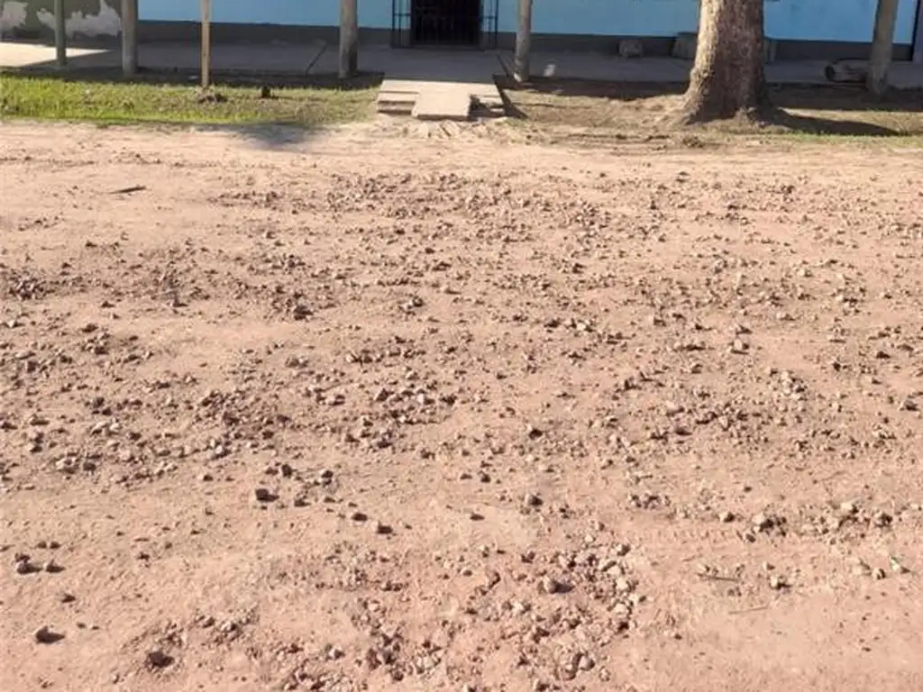 Foto de LOCALES - A LA CALLE - SAN MARTÍN ESTE-OESTE, PRESIDENTE ROQUE SÁENZ, imagen 2