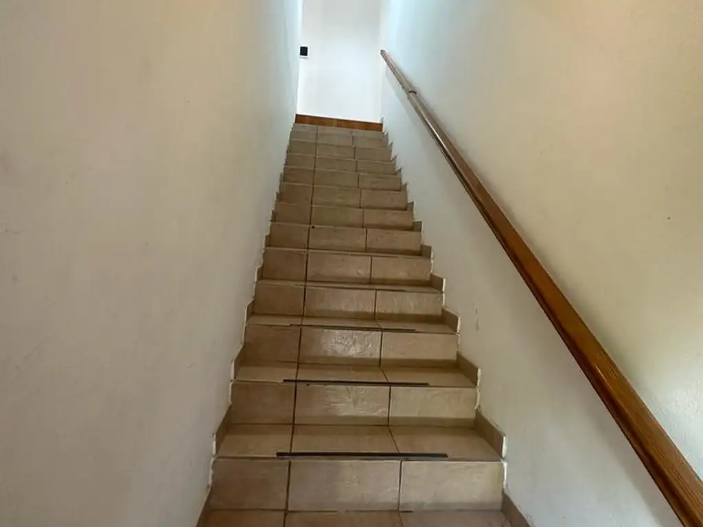 Foto de PH 4 AMB. 1º PISO POR ESCALERA AL FRENTE, imagen 2