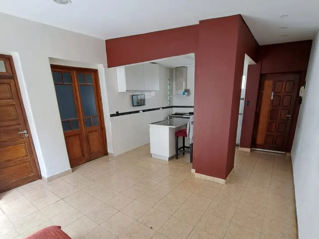 Foto de EXCELENTE DEP.TO TIPO CASA 4 AMBIENTES CONTRAFRENTE, imagen 3