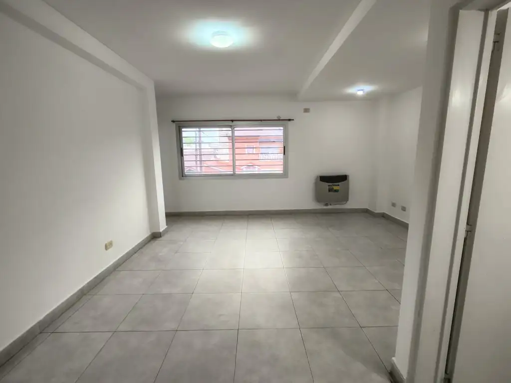 Foto de MUY LINDO DUPLEX A DOS CUADRAS CENTRO CARAPACHAY, imagen 3